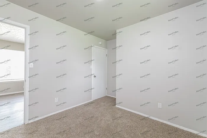 3813 Parkwoods Ln — Photo 7