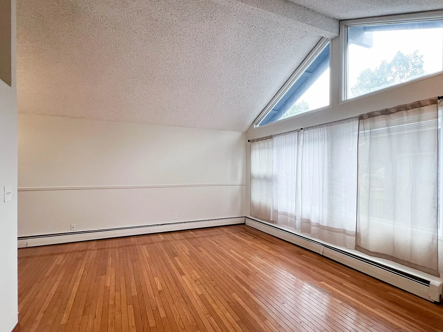 1235 Crescent Drive - 1 — Photo 3