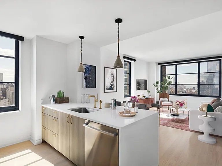 515 W 38th St #2A — Photo 1