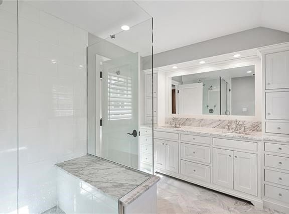 4th image of 6439 Ensley Ln