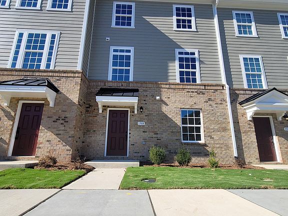 2nd image of 1503 Newport Dr