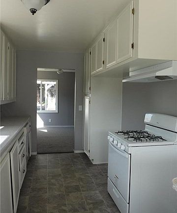 5th image of 1182 N Eastbury Ave