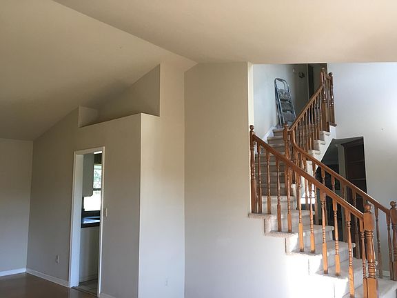 3rd image of 3405 Rockford Ct