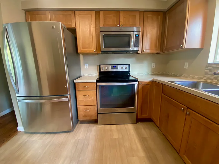 2821 Pacific St — Photo 9
