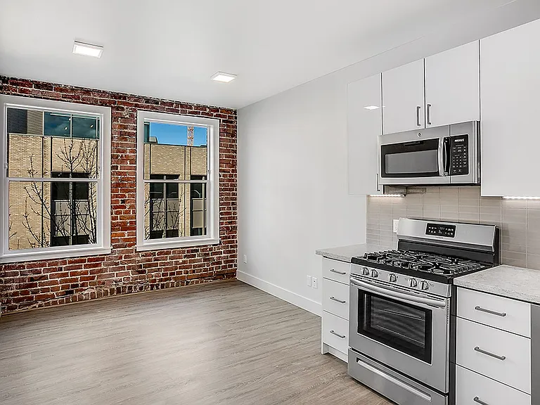 423 Terry Apartment — Photo 63