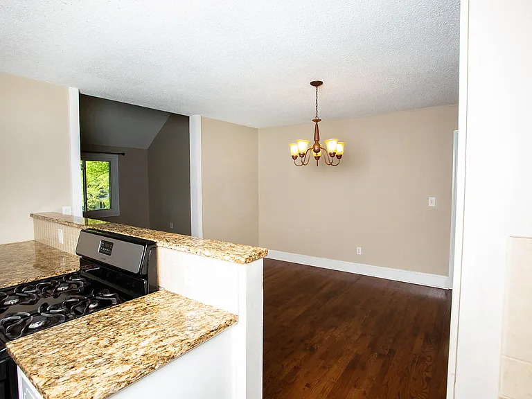 4641 Anastasia Ct SE — Photo 8
