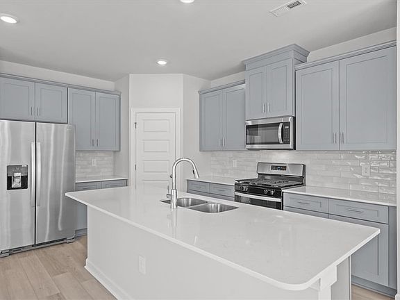 4th image of 400 Blissful Ct