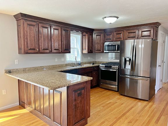 2nd image of 78 Bayberry Hill Rd