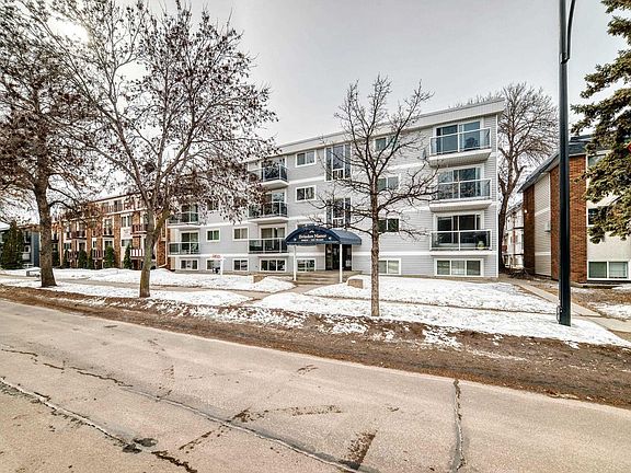 5th image of 10624 123rd St NW #403