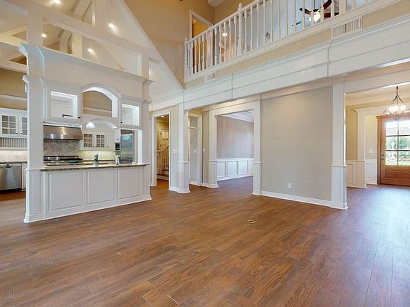 3rd image of 6025 Grand Ct