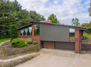 110 Hayeswold Dr, Coraopolis, PA 15108