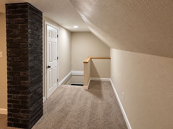 4th image of 405 Hamilton St