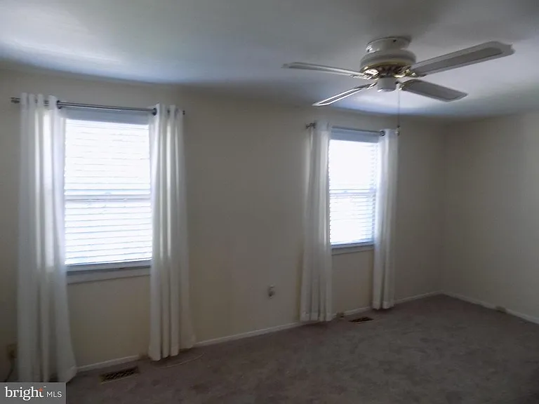 702 Towne Center Dr — Photo 35