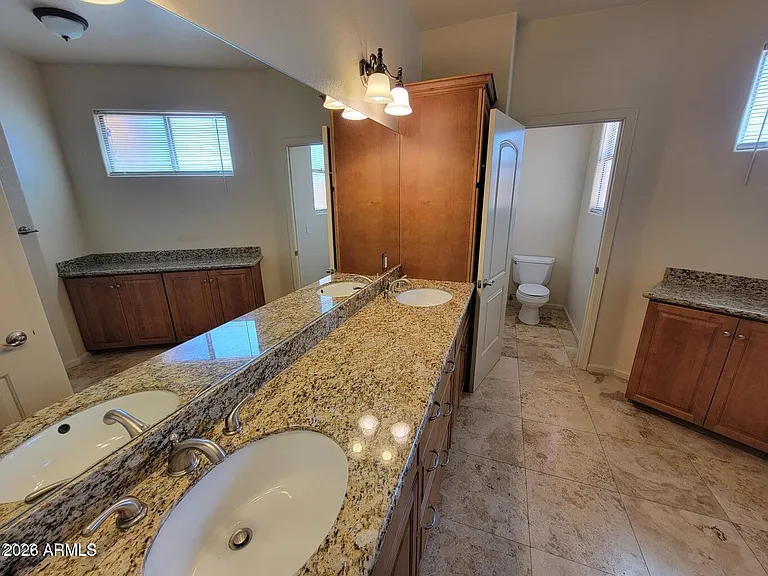 1629 E Grandview Rd — Photo 26