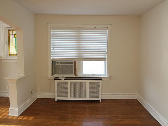4th image of 1102 Moorlands Dr #A