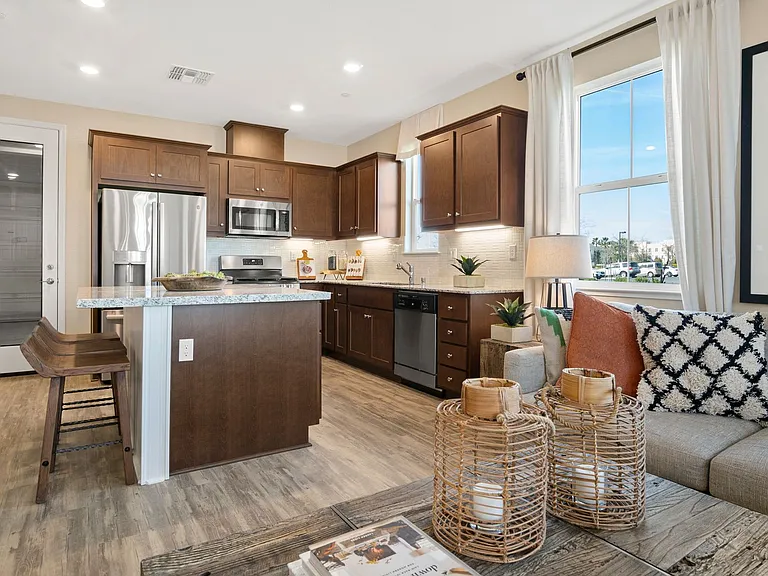 Spacious Townhomes in Provence at Natomas — Photo 21
