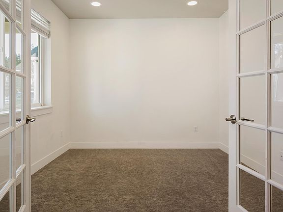 4th image of 10502 Sentinel Dr