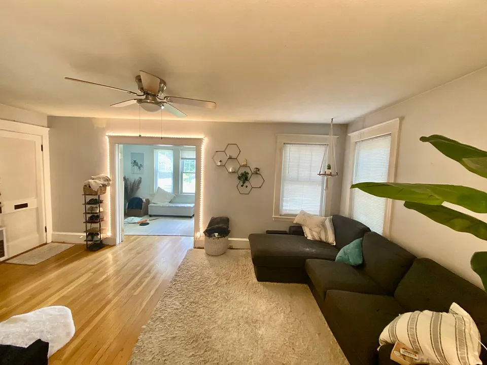 8 Belmont St #1