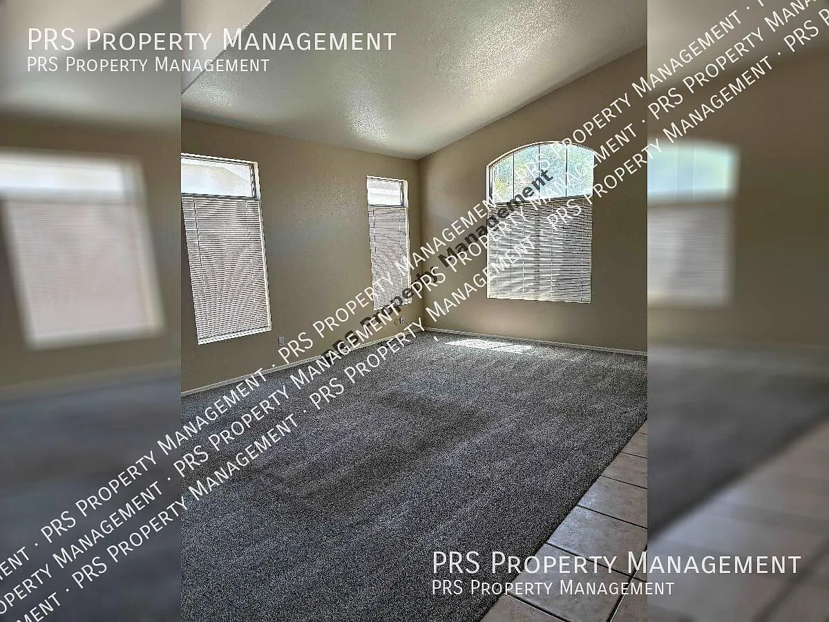 Spacious 4 bedroom in Chandler! — Photo 4