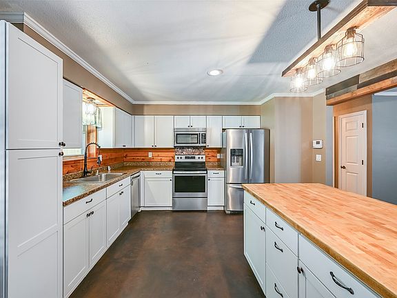 4th image of 2024 Walker St