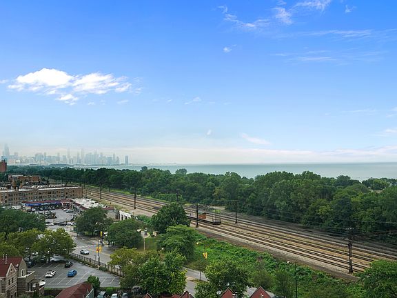 5th image of 4800 S Lake Park Ave APT 1205