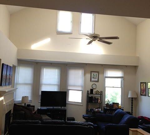 2nd image of 2320 N Southport Ave #3B