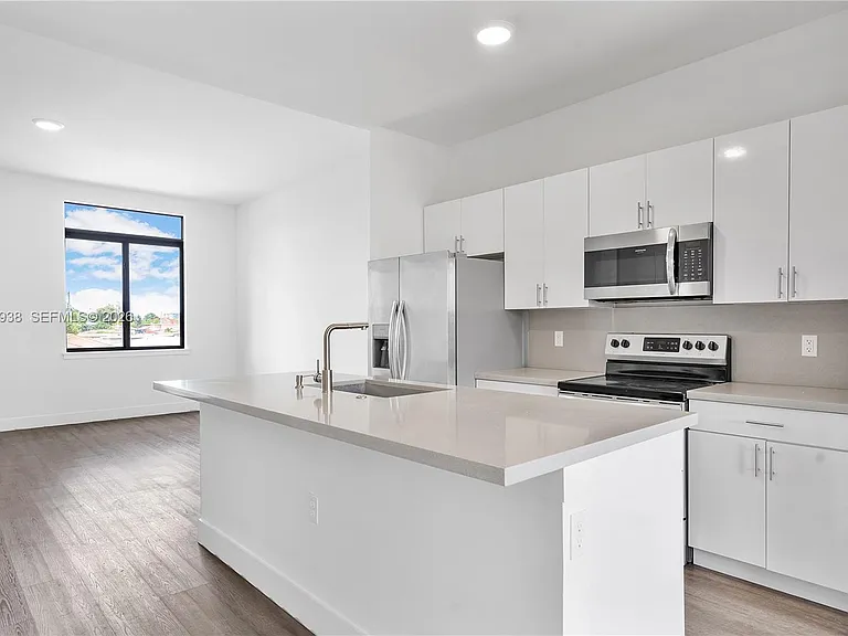 440 E 16th St #436 — Photo 23