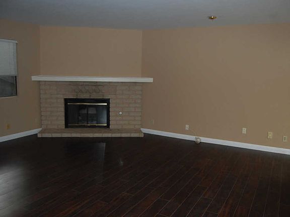 4th image of 724 Paige Ln