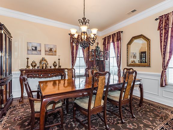 5th image of 576 Breckenridge Dr