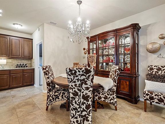 5th image of 8921 Jewelflower Dr