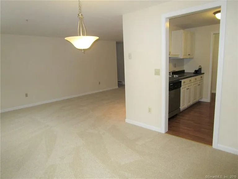 14 Newtown Rd #B12 — Photo 9