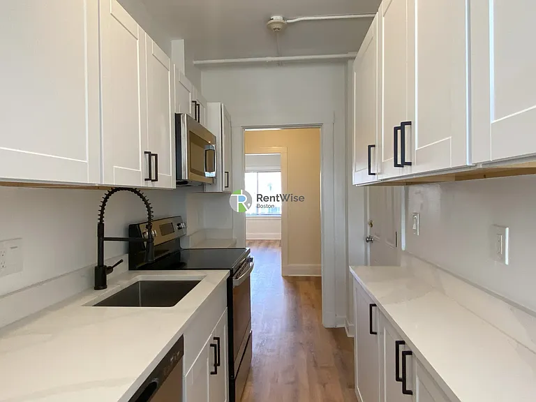 230 Walnut St #24 — Photo 6