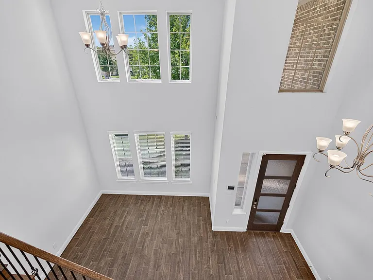 10920 Calvert Pl — Photo 5