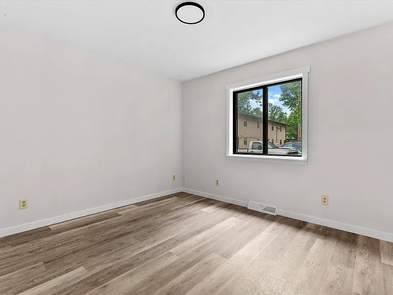 1102 Apache Dr — Photo 12
