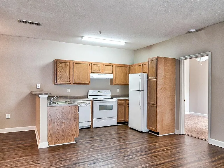Main Street Apartments — Photo 3