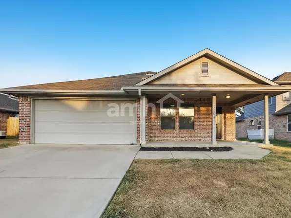 1004 Lake Ridge Dr, Sanger, TX 76266