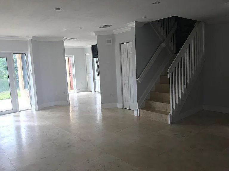 Open area towards kitchen