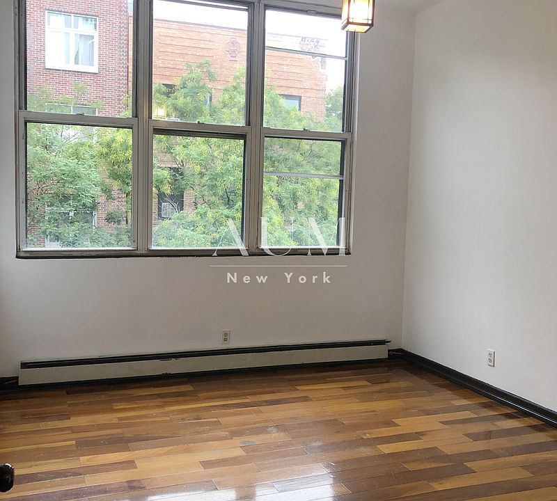 1st image of 164 Manhattan Ave #5