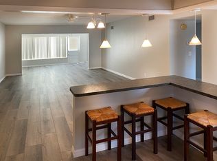2321 Ecuadorian Way APT 5, Clearwater, FL 33763