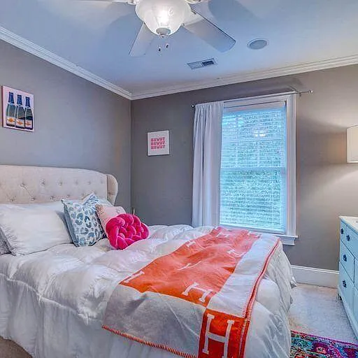1050 Phillips Park Dr — Photo 23
