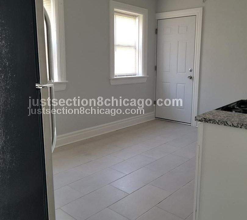 2nd image of 7001 S Michigan Ave #1151