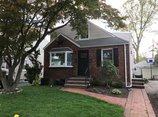 57 Chapin Ave, Merrick, NY 11566