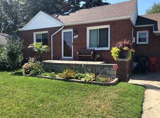 30541 Utica Rd, Roseville, MI 48066