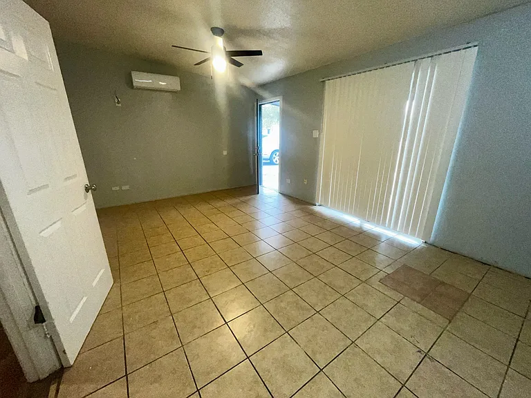 1101 Hibiscus Ave #12 — Photo 4