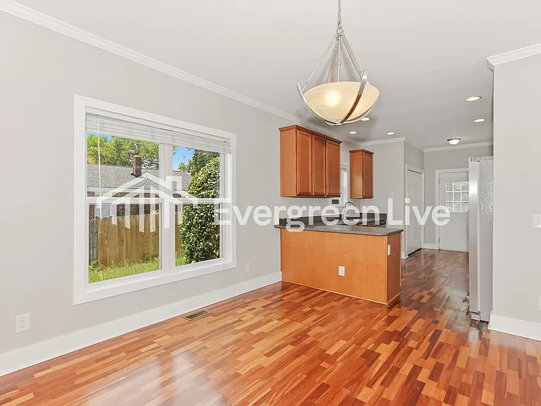 3725 Lotus St — Photo 2