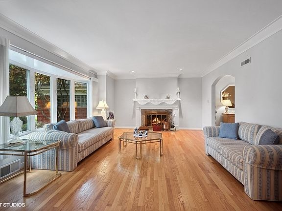 3rd image of 5734 N Kingsdale Ave