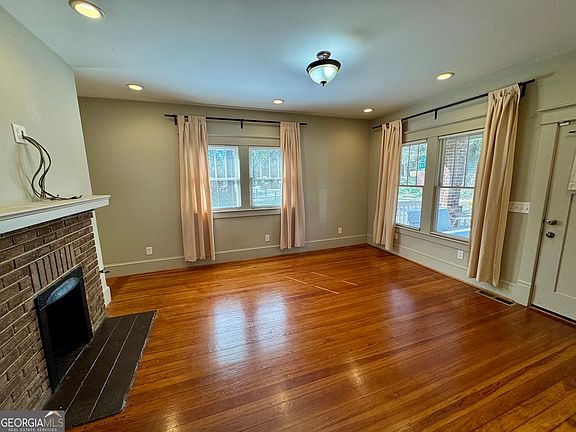 5th image of 2482 Maple St