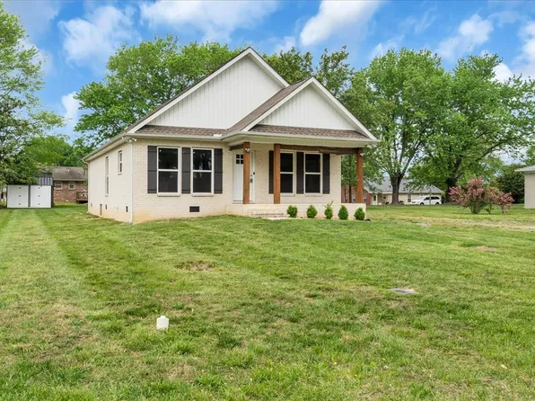 829 Luttrell Ave, Smithville, TN 37166