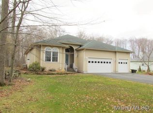 33 Homestead Rd W, Clinton, NY 13323