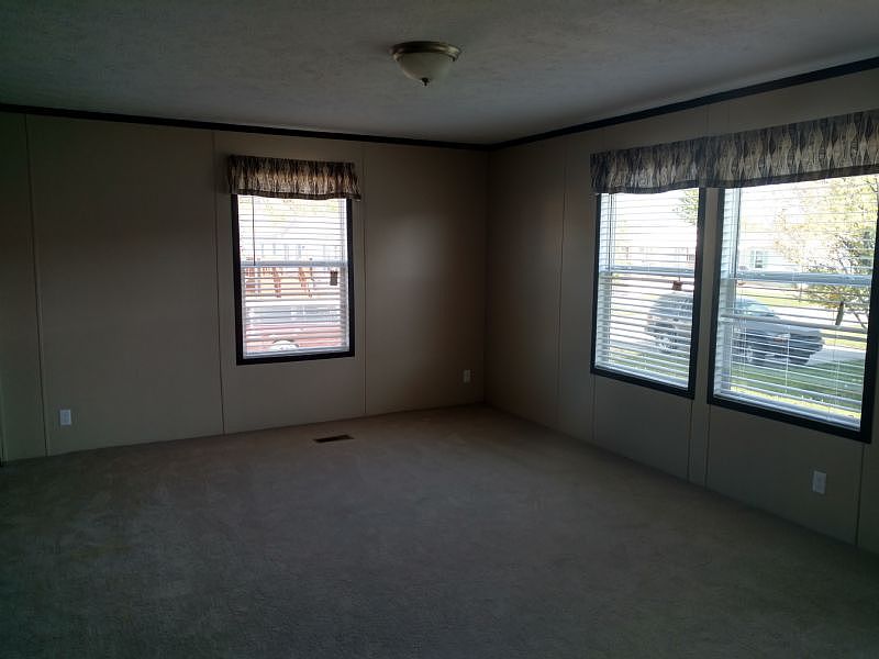 2nd image of 11064 Hickory Ln